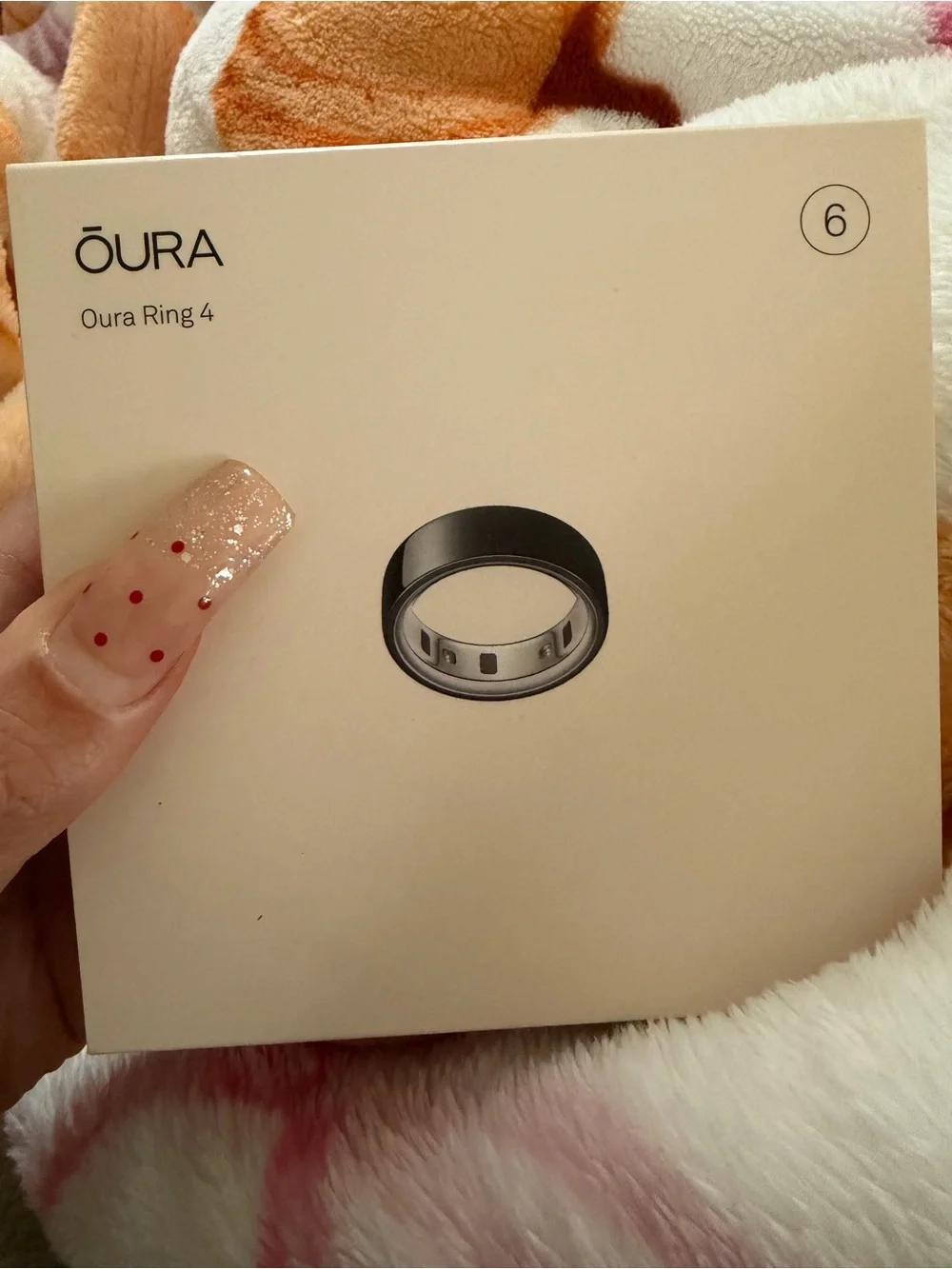 Oura Ring 4 Packaging - Black and White